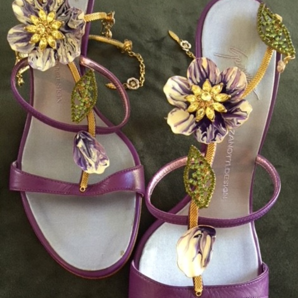 Giuseppe Zanotti Leather Jeweled T-strap Sandal